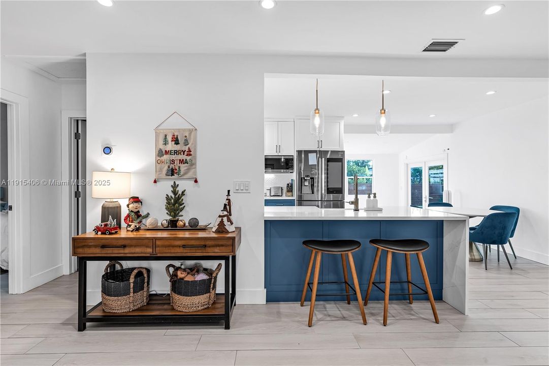 For Rent: $4,500 (3 beds, 2 baths, 1254 Square Feet)