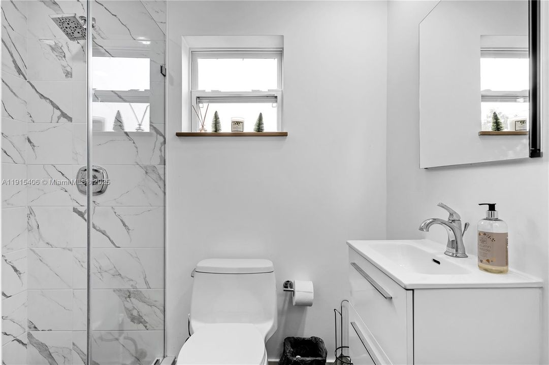 For Rent: $4,500 (3 beds, 2 baths, 1254 Square Feet)