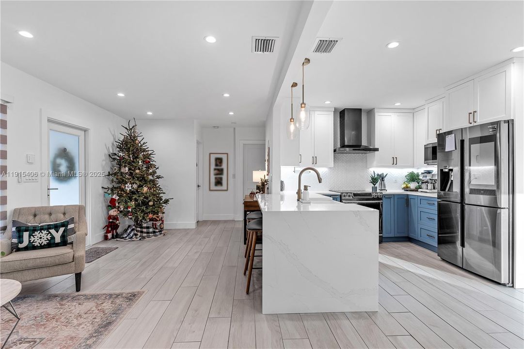 For Rent: $4,500 (3 beds, 2 baths, 1254 Square Feet)