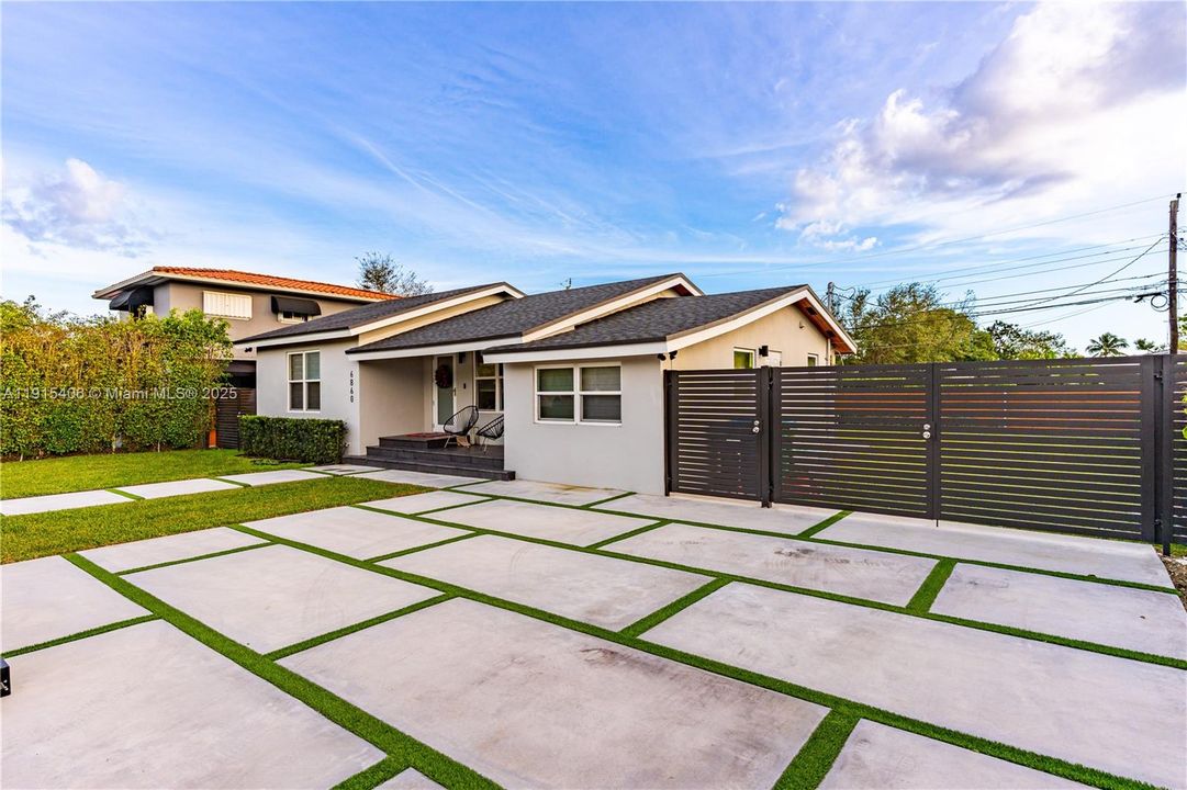 For Rent: $4,500 (3 beds, 2 baths, 1254 Square Feet)