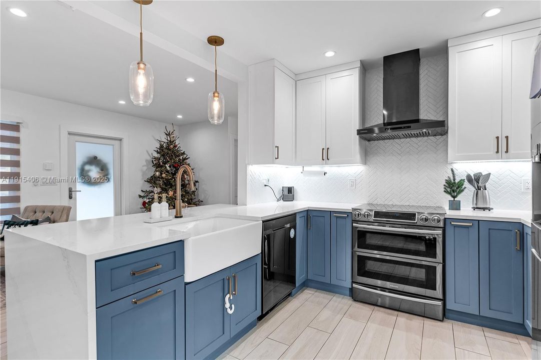 For Rent: $4,500 (3 beds, 2 baths, 1254 Square Feet)