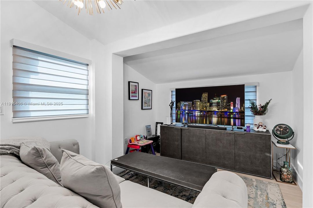 For Rent: $4,500 (3 beds, 2 baths, 1254 Square Feet)