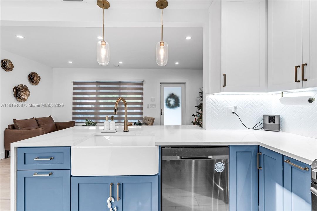 For Rent: $4,500 (3 beds, 2 baths, 1254 Square Feet)