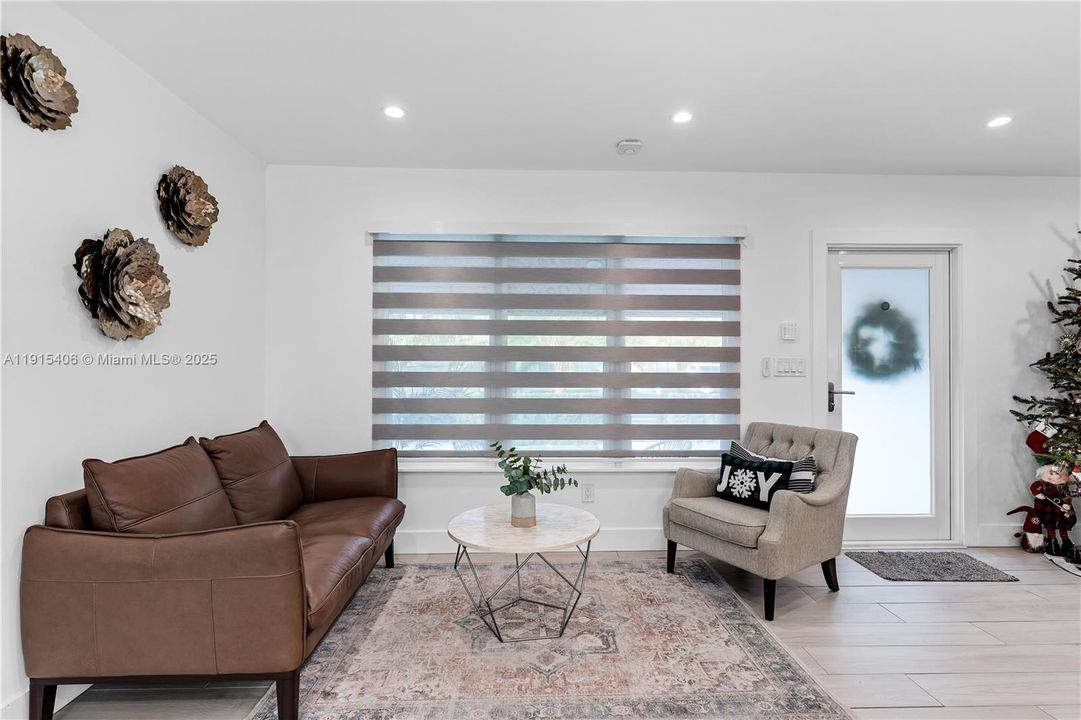 For Rent: $4,500 (3 beds, 2 baths, 1254 Square Feet)