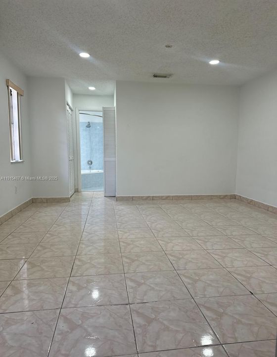 For Rent: $1,800 (1 beds, 1 baths, 0 Square Feet)