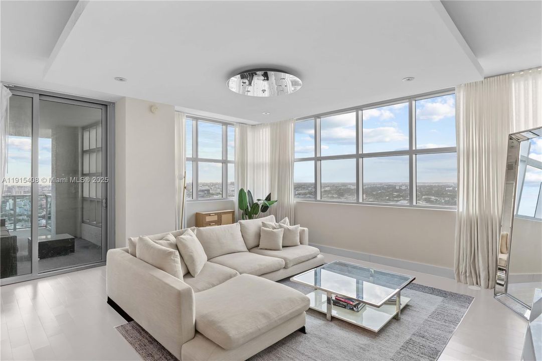 Recently Rented: $5,000 (2 beds, 2 baths, 1262 Square Feet)