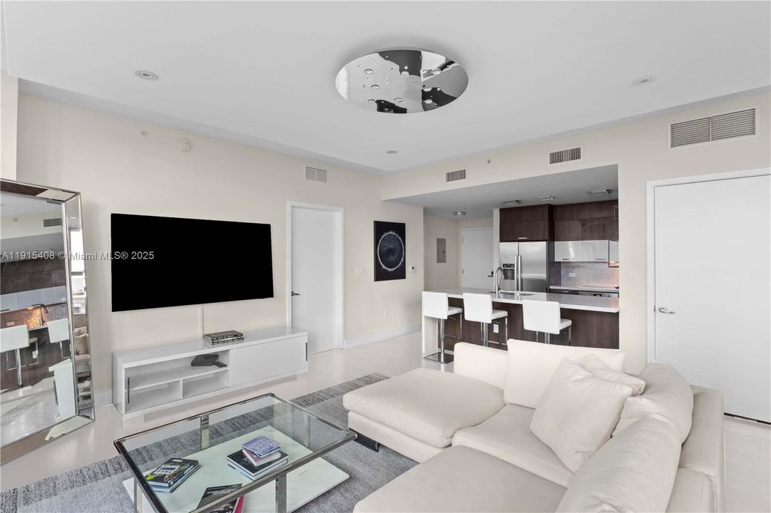 Recently Rented: $5,000 (2 beds, 2 baths, 1262 Square Feet)