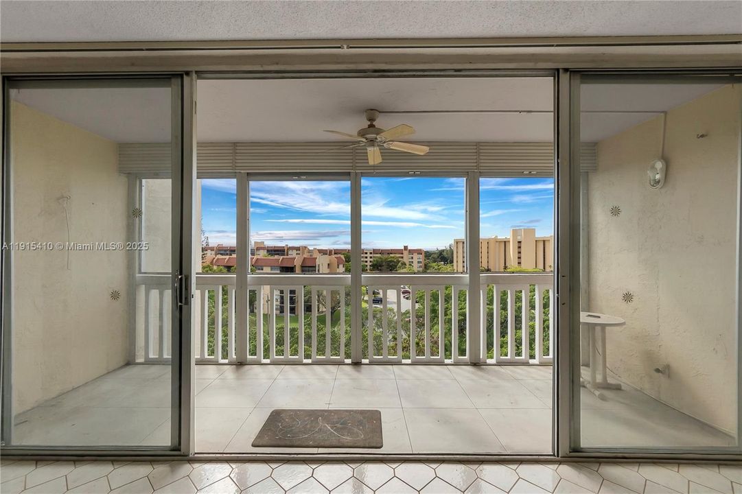 Active With Contract: $104,000 (2 beds, 2 baths, 1148 Square Feet)