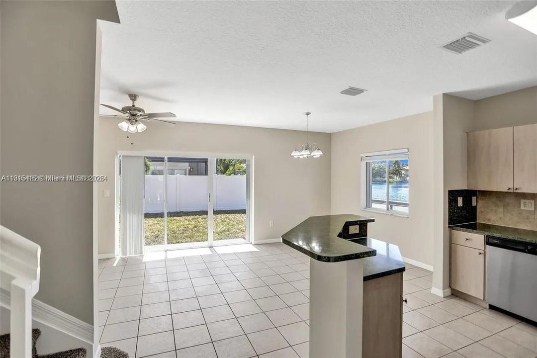 En Venta: $499,900 (3 camas, 2 baños, 1508 Pies cuadrados)