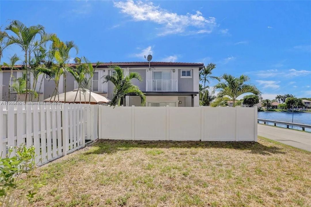 En Venta: $499,900 (3 camas, 2 baños, 1508 Pies cuadrados)