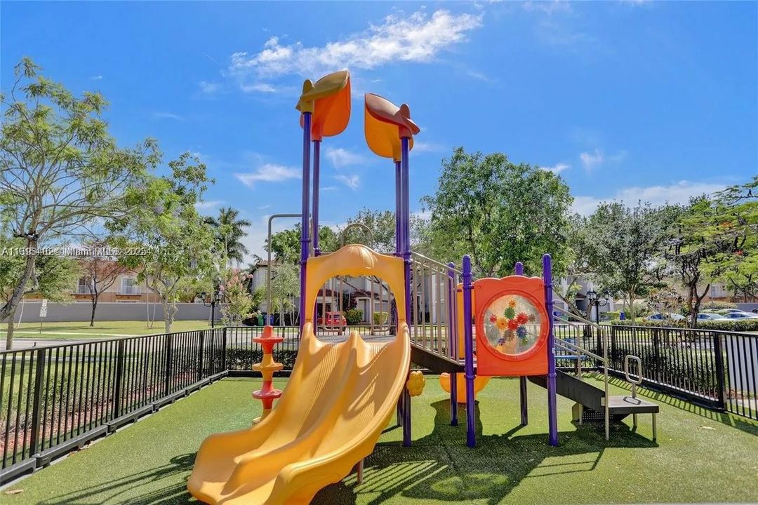 En Venta: $499,900 (3 camas, 2 baños, 1508 Pies cuadrados)