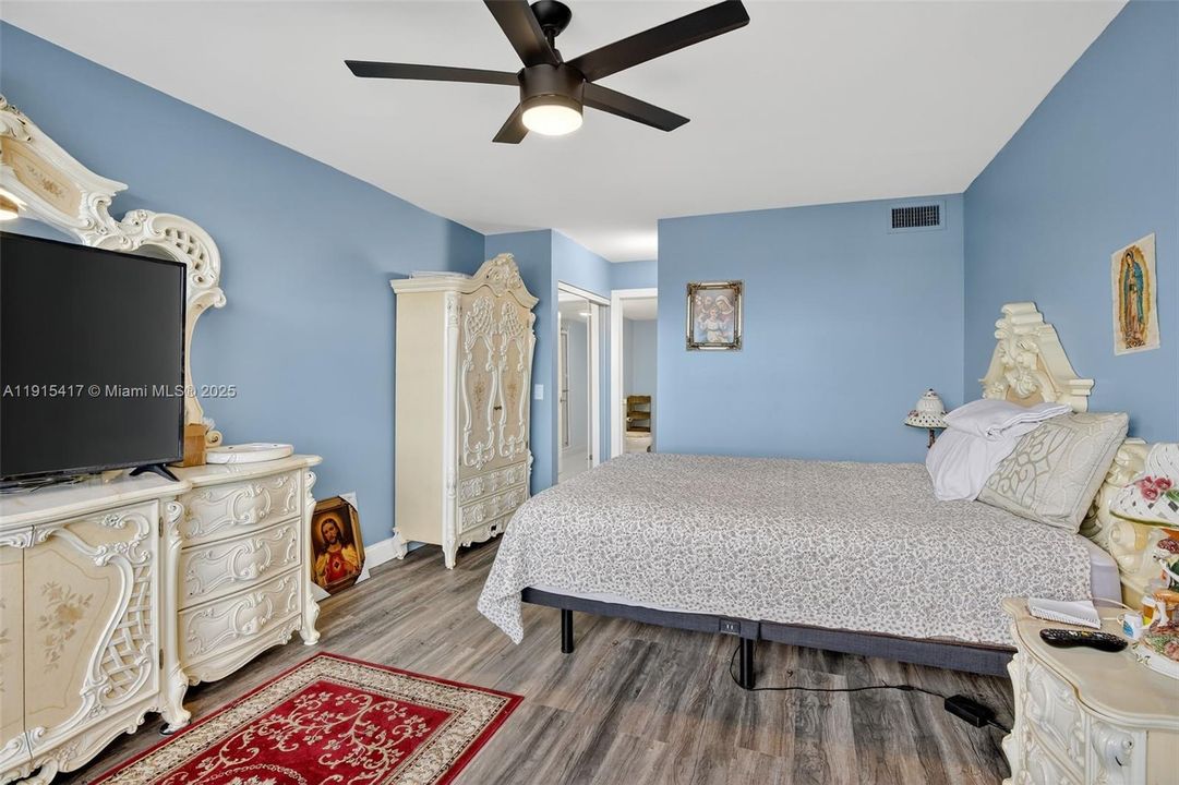 待售: $289,900 (2 贝兹, 2 浴室, 1470 平方英尺)