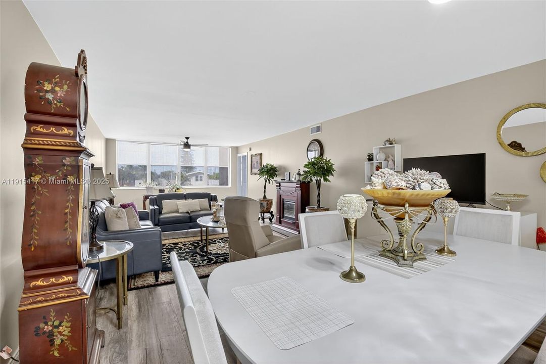 待售: $289,900 (2 贝兹, 2 浴室, 1470 平方英尺)