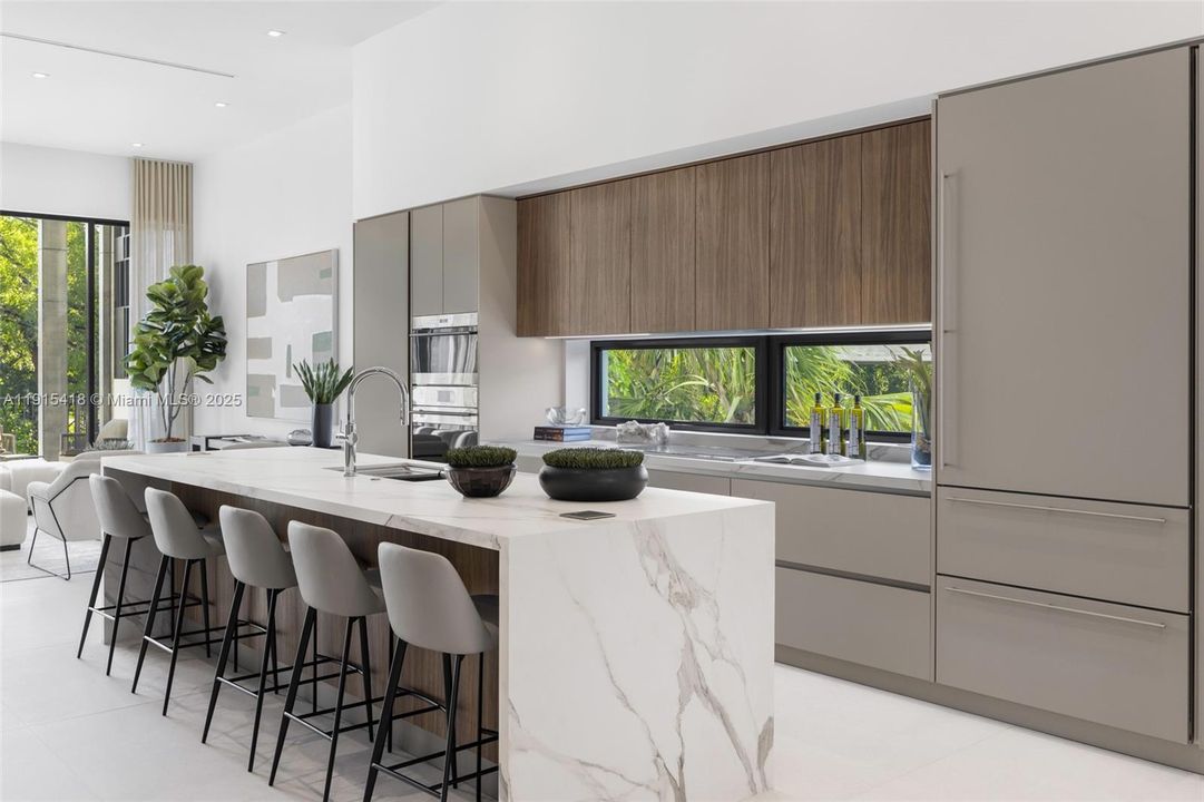 For Sale: $2,175,000 (3 beds, 3 baths, 2885 Square Feet)