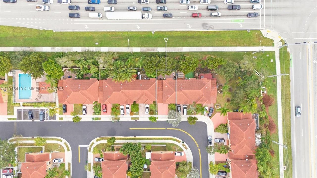 For Rent: $3,350 (3 beds, 3 baths, 1230 Square Feet)