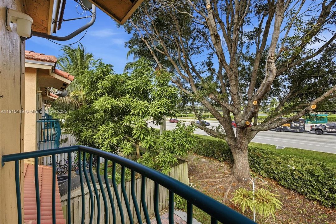 For Rent: $3,350 (3 beds, 3 baths, 1230 Square Feet)