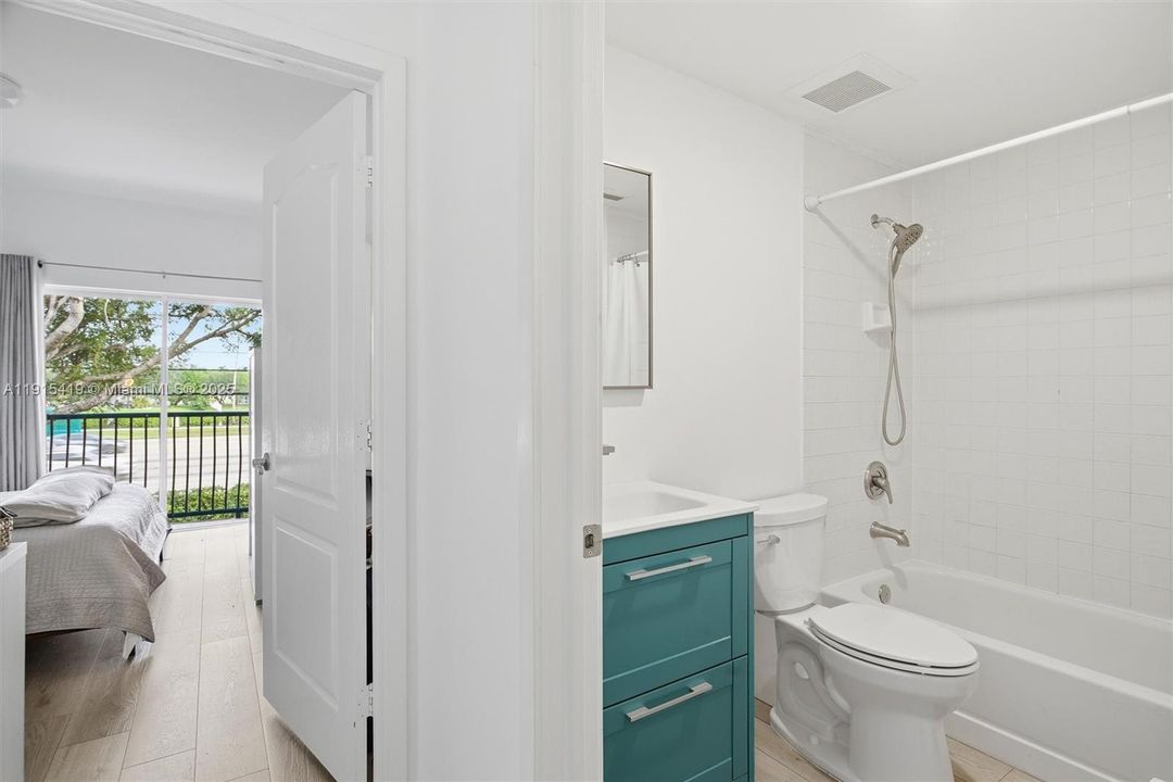 For Rent: $3,350 (3 beds, 3 baths, 1230 Square Feet)