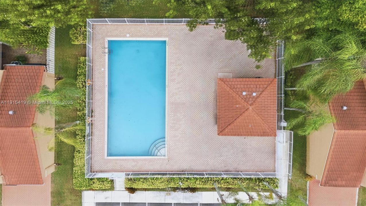 For Rent: $3,350 (3 beds, 3 baths, 1230 Square Feet)