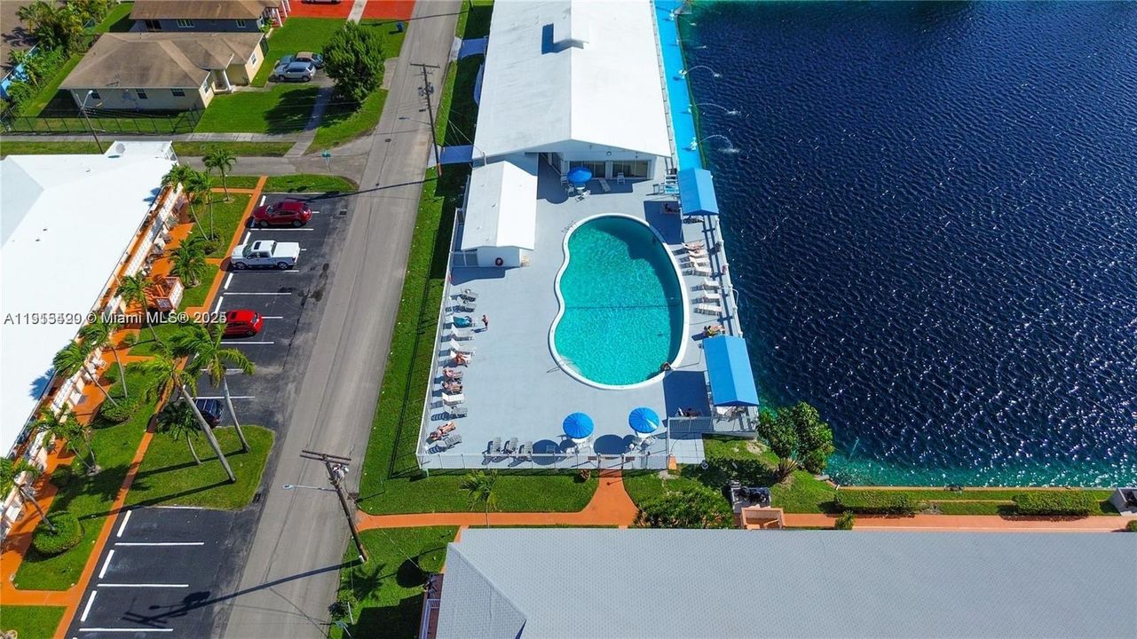 На продажу: $115,000 (1 спален, 1 ванн, 625 Квадратных фут)