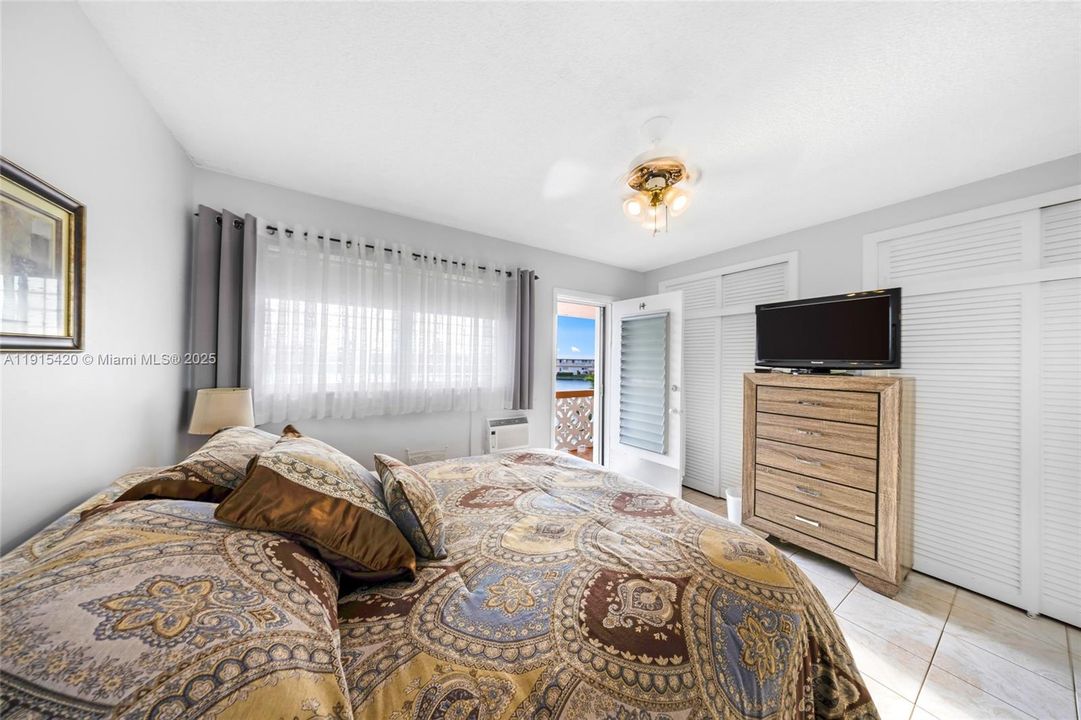 На продажу: $115,000 (1 спален, 1 ванн, 625 Квадратных фут)