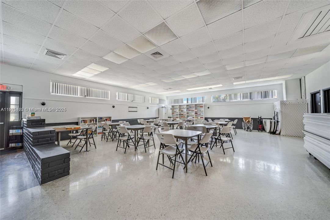 На продажу: $115,000 (1 спален, 1 ванн, 625 Квадратных фут)