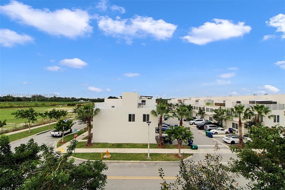 En Venta: $420,000 (4 camas, 3 baños, 1398 Pies cuadrados)