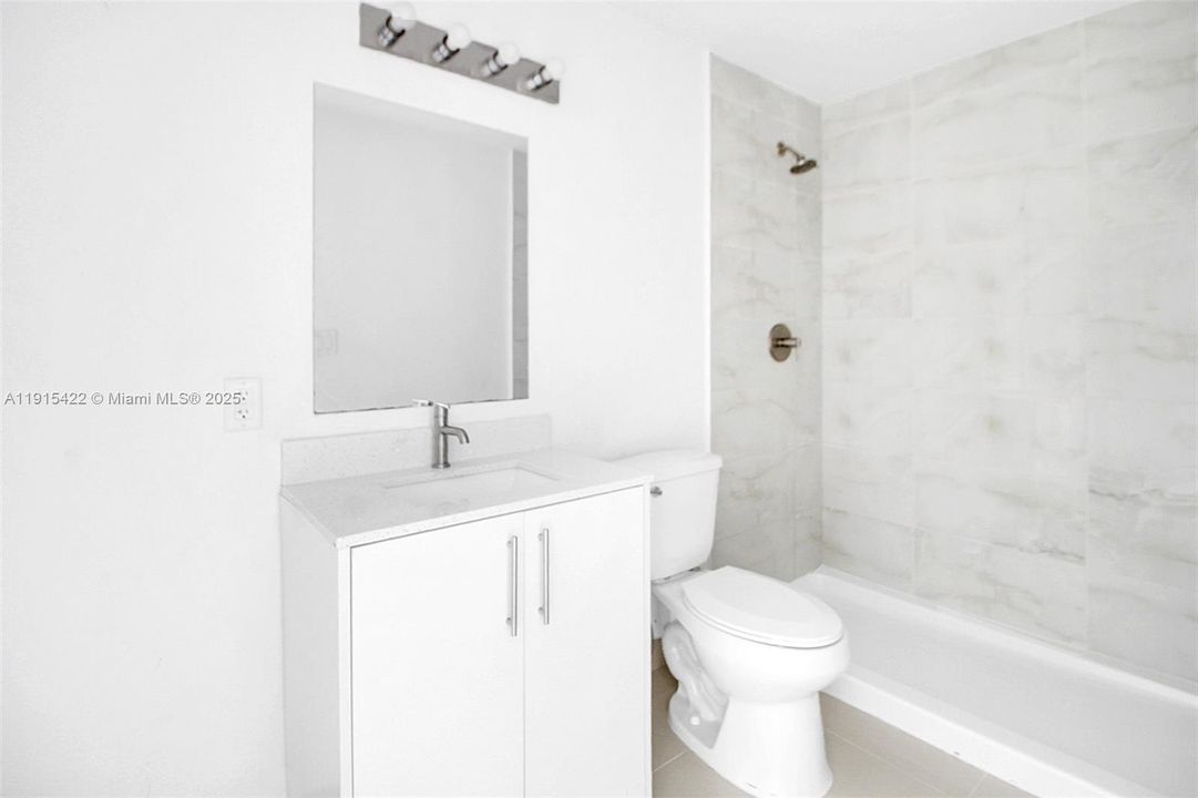 En Venta: $420,000 (4 camas, 3 baños, 1398 Pies cuadrados)