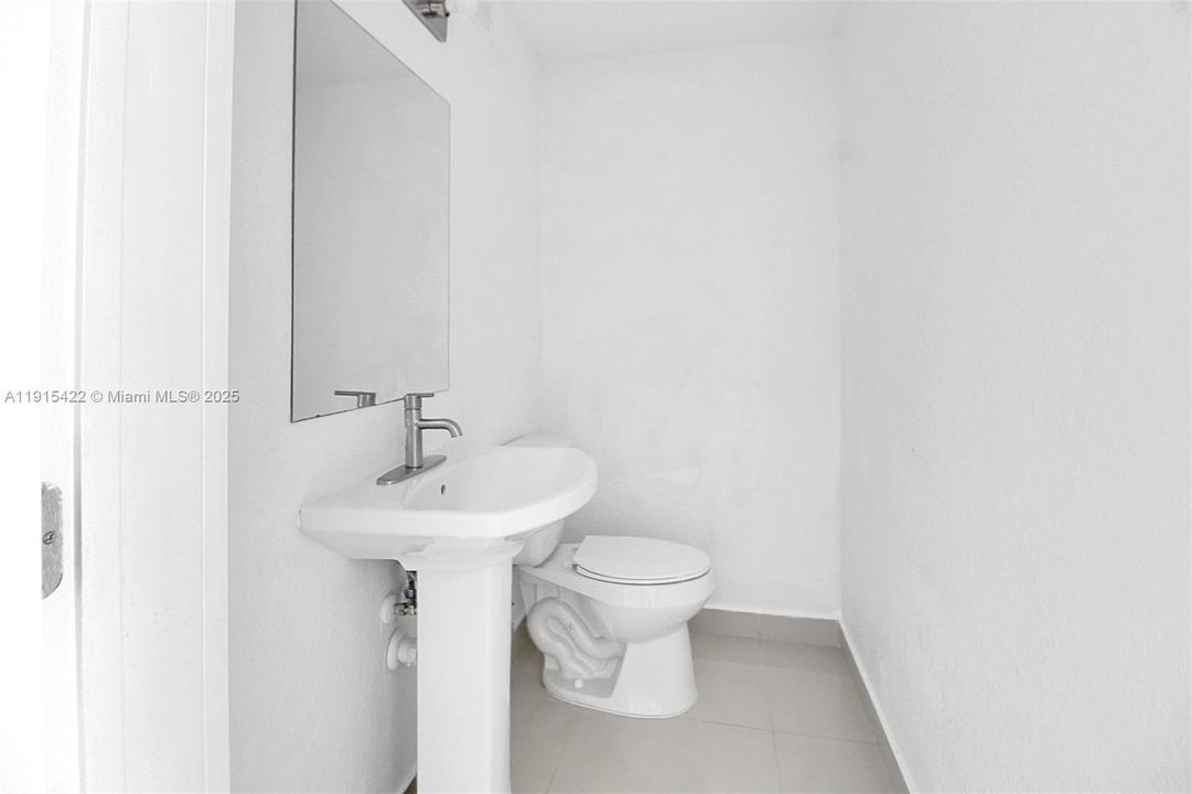 En Venta: $420,000 (4 camas, 3 baños, 1398 Pies cuadrados)