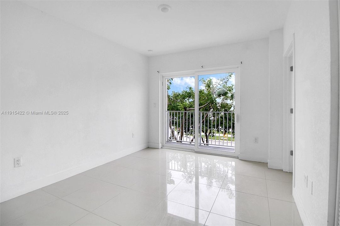 En Venta: $420,000 (4 camas, 3 baños, 1398 Pies cuadrados)