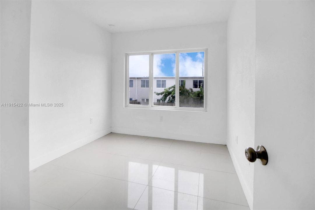 En Venta: $420,000 (4 camas, 3 baños, 1398 Pies cuadrados)