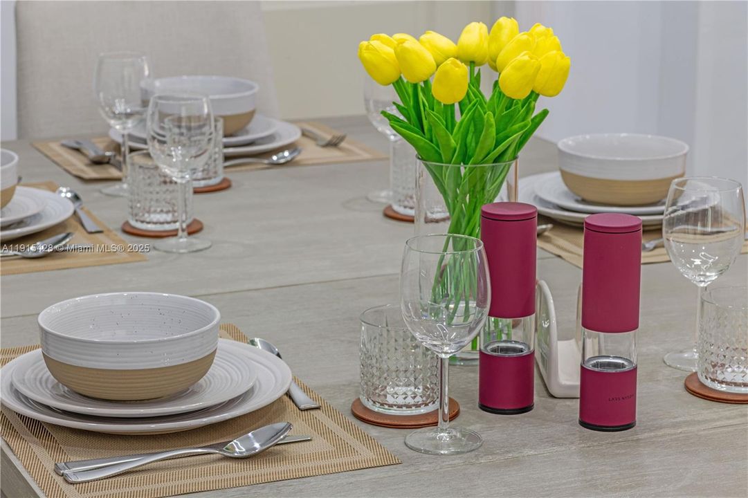 На продажу: $650,000 (5 спален, 3 ванн, 1326 Квадратных фут)