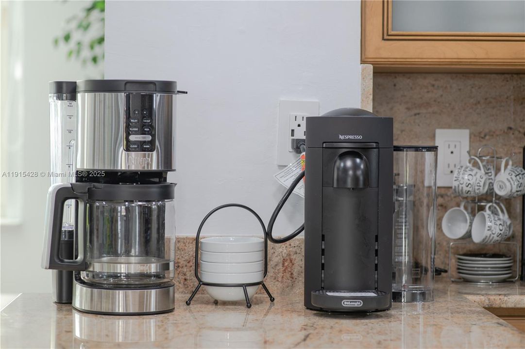 На продажу: $650,000 (5 спален, 3 ванн, 1326 Квадратных фут)