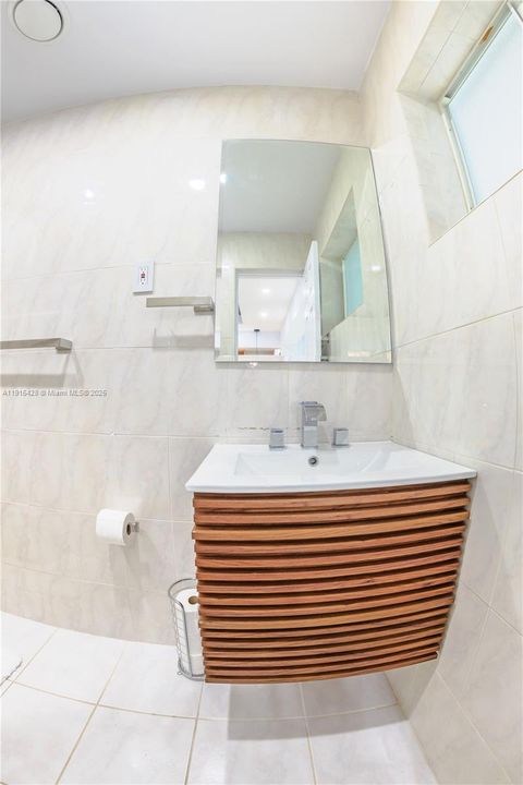 На продажу: $650,000 (5 спален, 3 ванн, 1326 Квадратных фут)