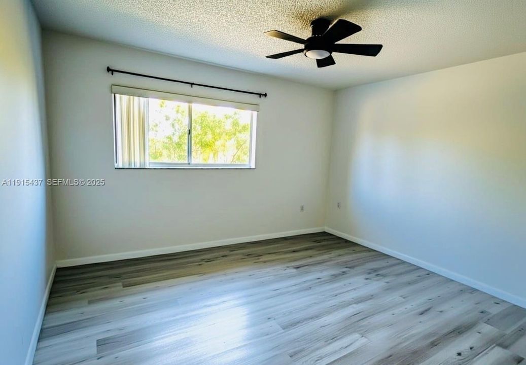 En Venta: $300,000 (2 camas, 1 baños, 1024 Pies cuadrados)