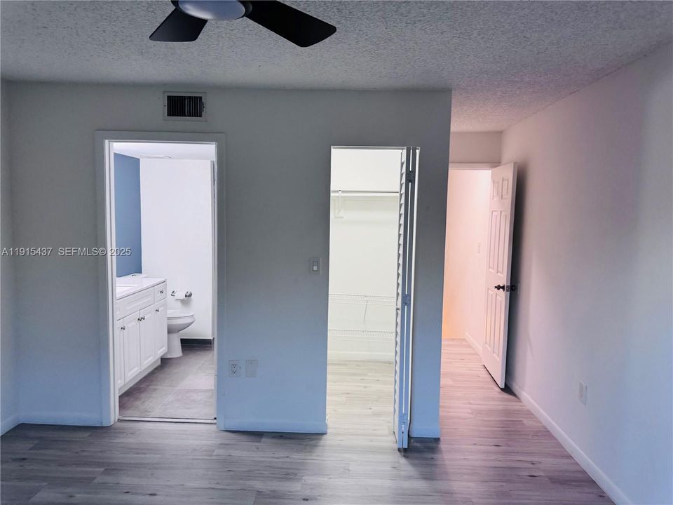 En Venta: $300,000 (2 camas, 1 baños, 1024 Pies cuadrados)