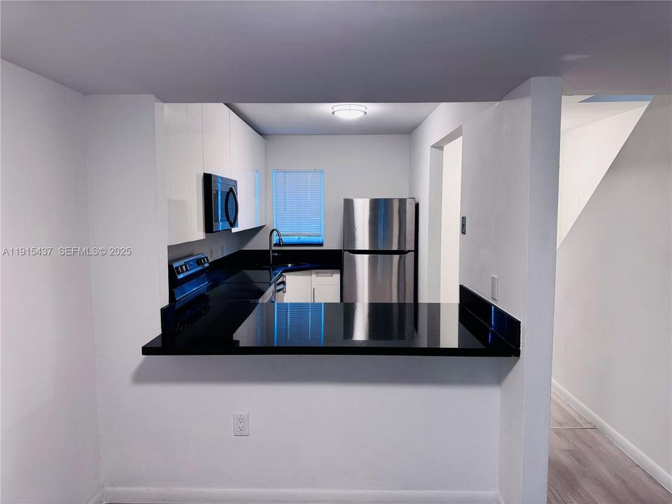 En Venta: $300,000 (2 camas, 1 baños, 1024 Pies cuadrados)