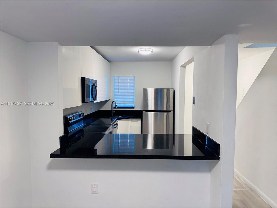 En Venta: $300,000 (2 camas, 1 baños, 1024 Pies cuadrados)