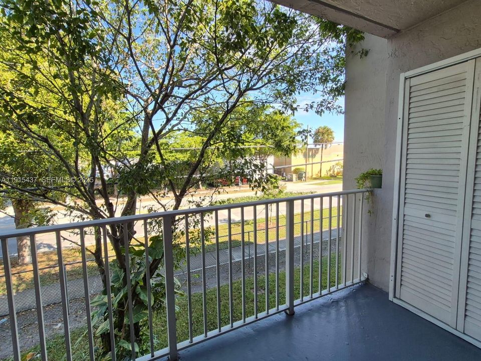 En Venta: $300,000 (2 camas, 1 baños, 1024 Pies cuadrados)