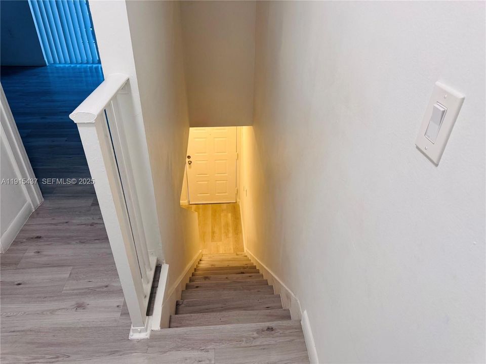 En Venta: $300,000 (2 camas, 1 baños, 1024 Pies cuadrados)