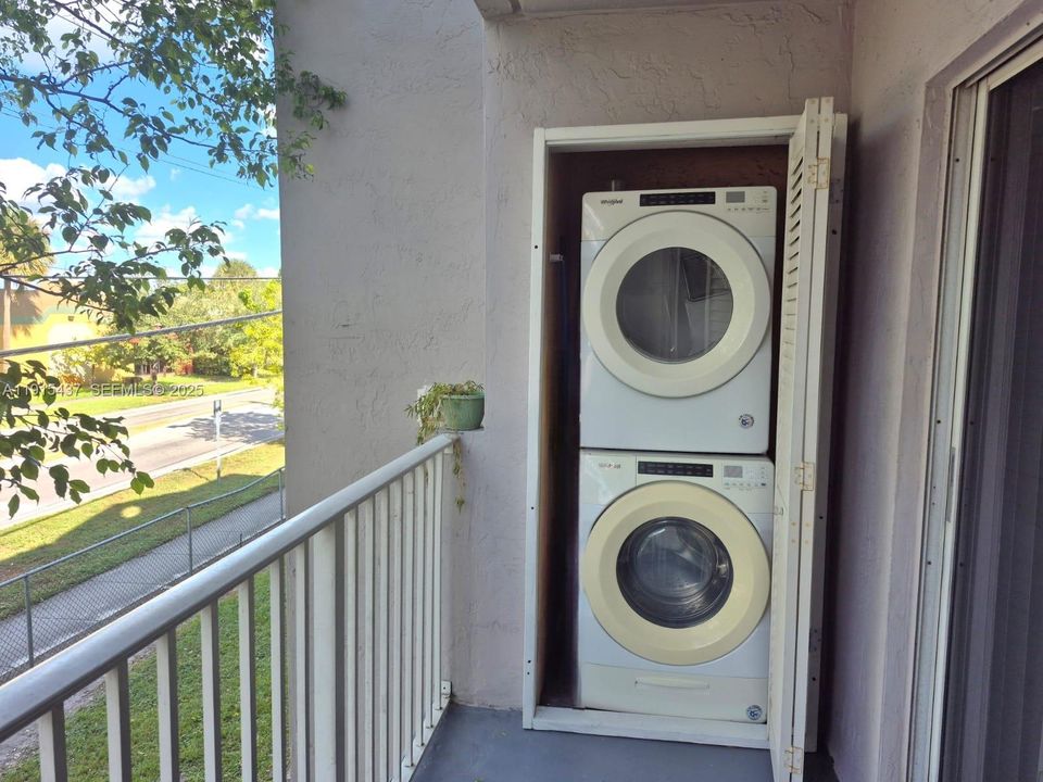 En Venta: $300,000 (2 camas, 1 baños, 1024 Pies cuadrados)