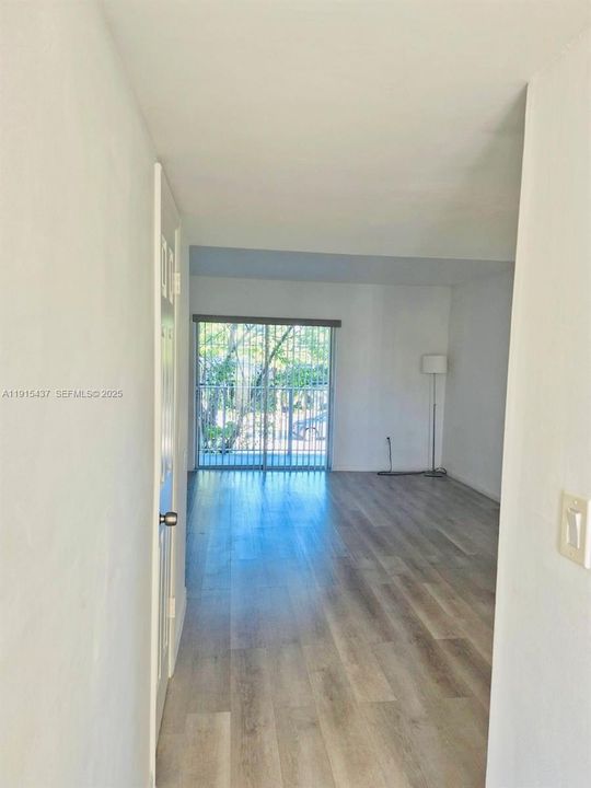 En Venta: $300,000 (2 camas, 1 baños, 1024 Pies cuadrados)