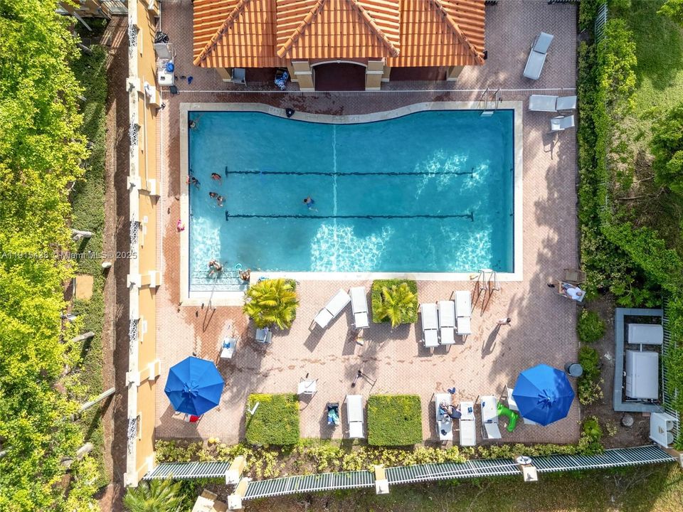 待售: $420,000 (2 贝兹, 2 浴室, 980 平方英尺)