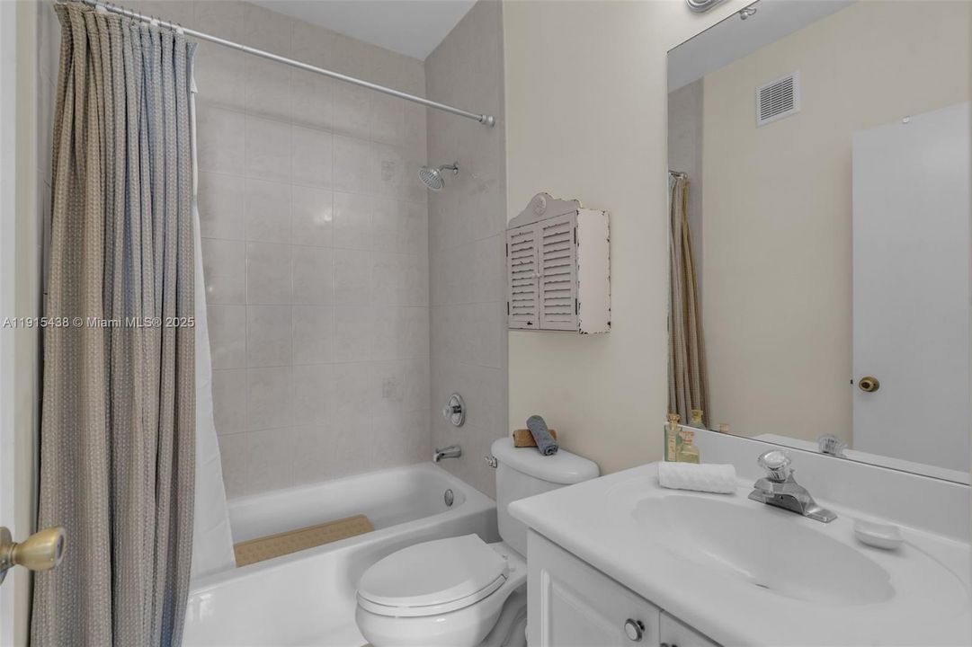 待售: $420,000 (2 贝兹, 2 浴室, 980 平方英尺)