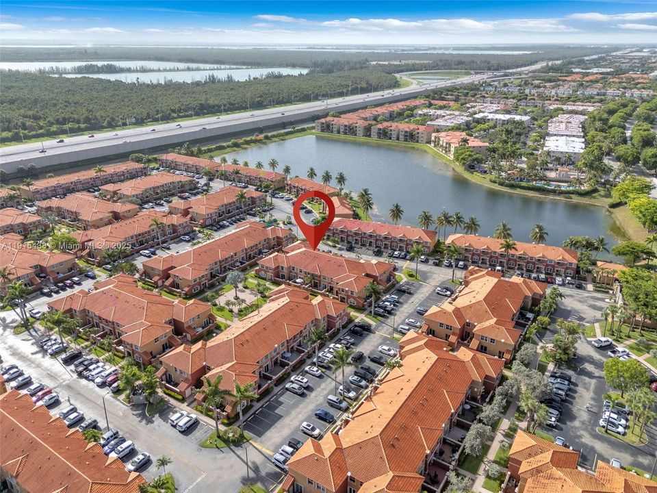 待售: $420,000 (2 贝兹, 2 浴室, 980 平方英尺)