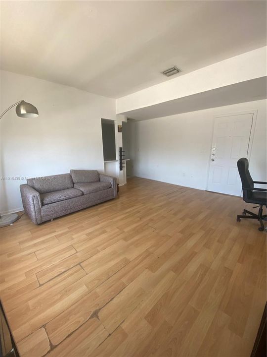 На продажу: $230,000 (1 спален, 1 ванн, 540 Квадратных фут)