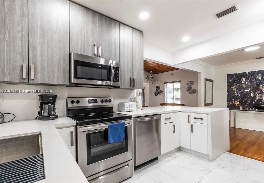 For Sale: $1,299,999 (5 beds, 3 baths, 2150 Square Feet)