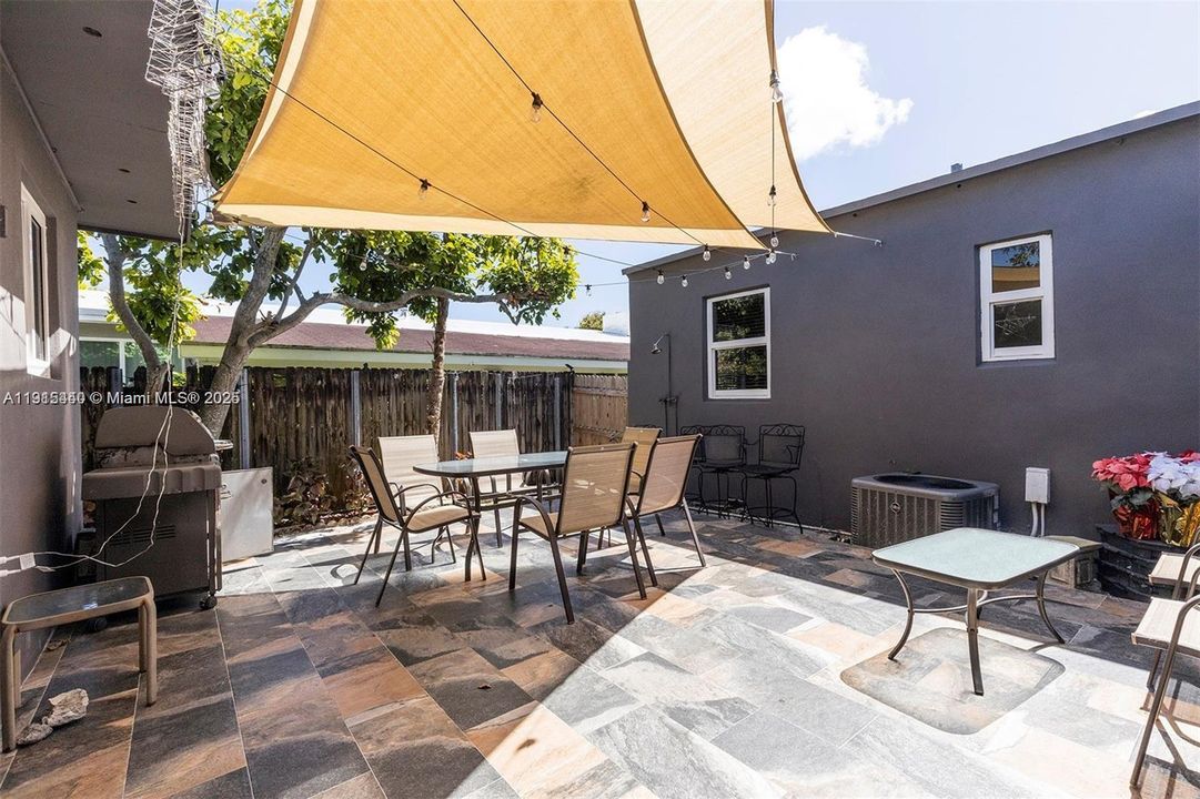 For Sale: $1,299,999 (5 beds, 3 baths, 2150 Square Feet)