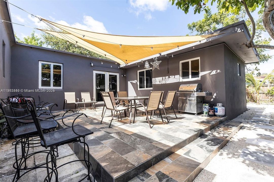 For Sale: $1,299,999 (5 beds, 3 baths, 2150 Square Feet)