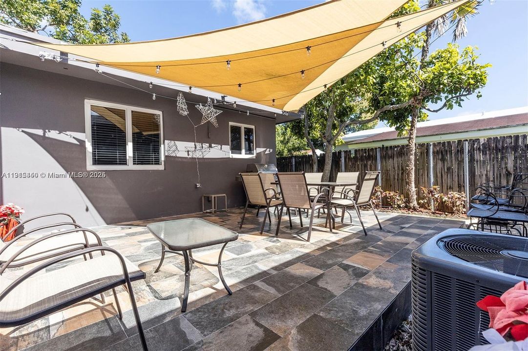 For Sale: $1,299,999 (5 beds, 3 baths, 2150 Square Feet)