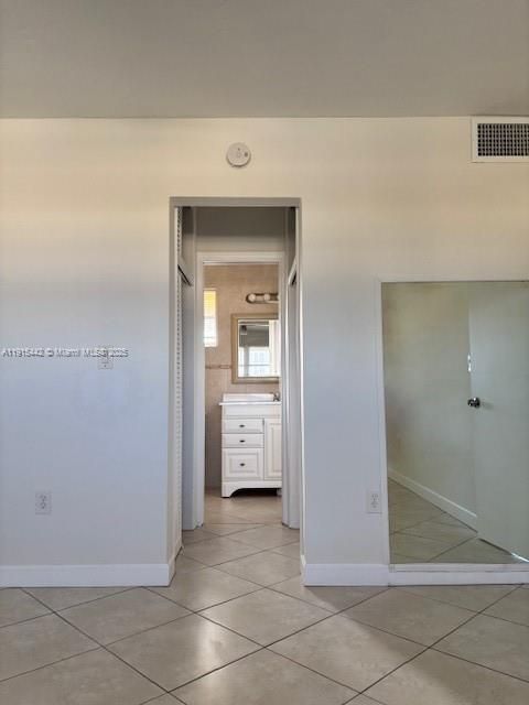 For Rent: $1,700 (1 beds, 1 baths, 850 Square Feet)